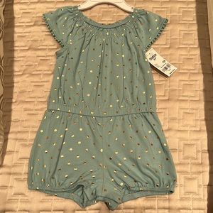 OshKosh B’gosh - Beautiful Dotted Romper